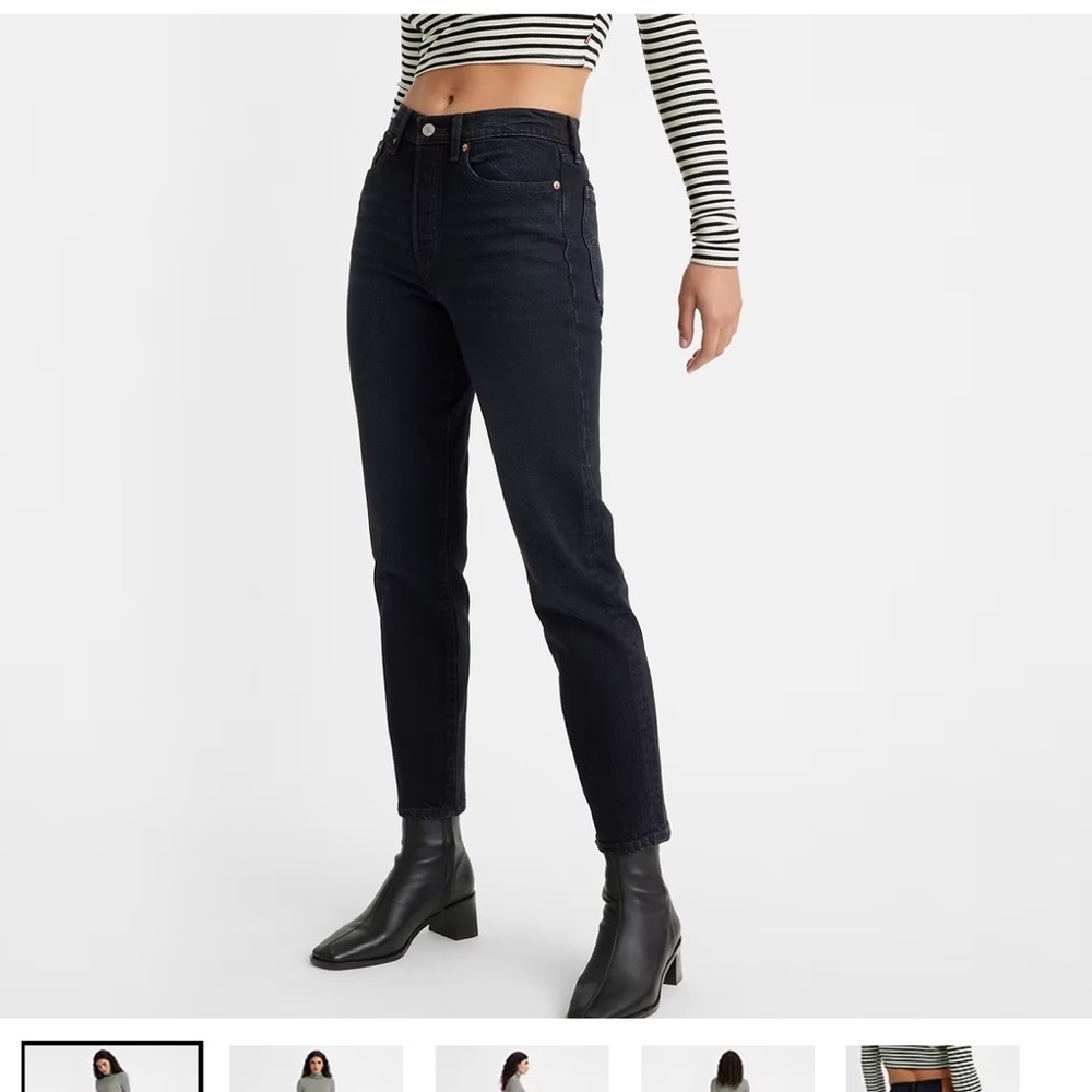 Levi’s wedgie icon fit ankle jeans size 28